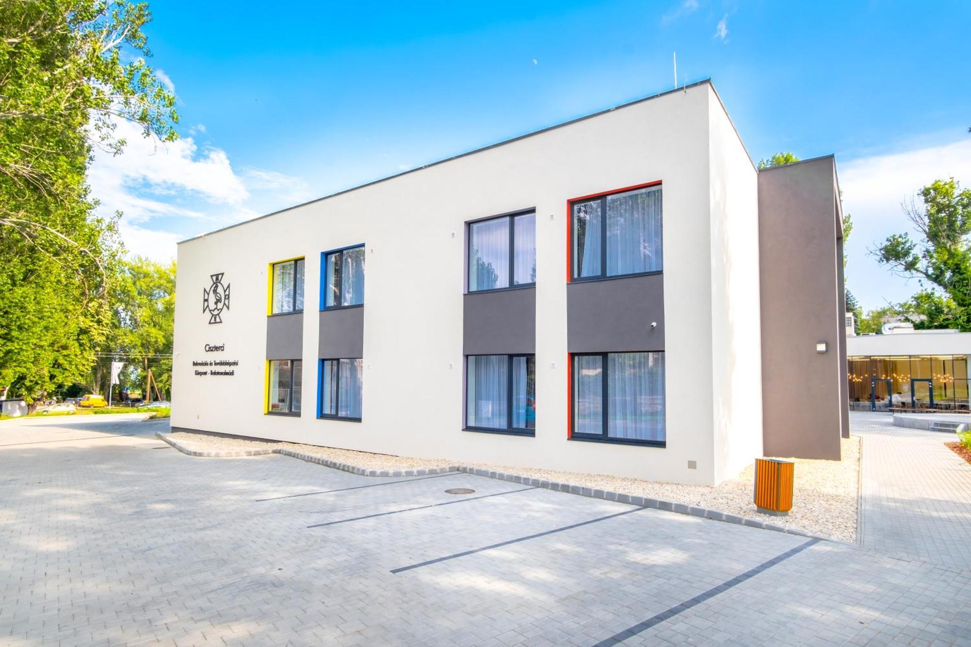 Ciszterci Rendezvenykoezpont Bed & Breakfast Balatonalmadi Ngoại thất bức ảnh