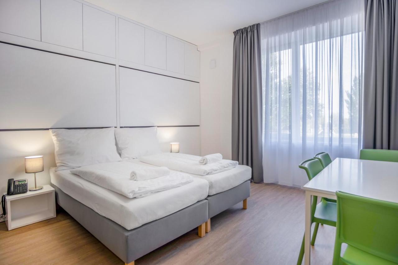 Ciszterci Rendezvenykoezpont Bed & Breakfast Balatonalmadi Ngoại thất bức ảnh