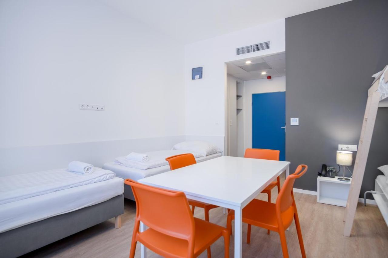 Ciszterci Rendezvenykoezpont Bed & Breakfast Balatonalmadi Ngoại thất bức ảnh
