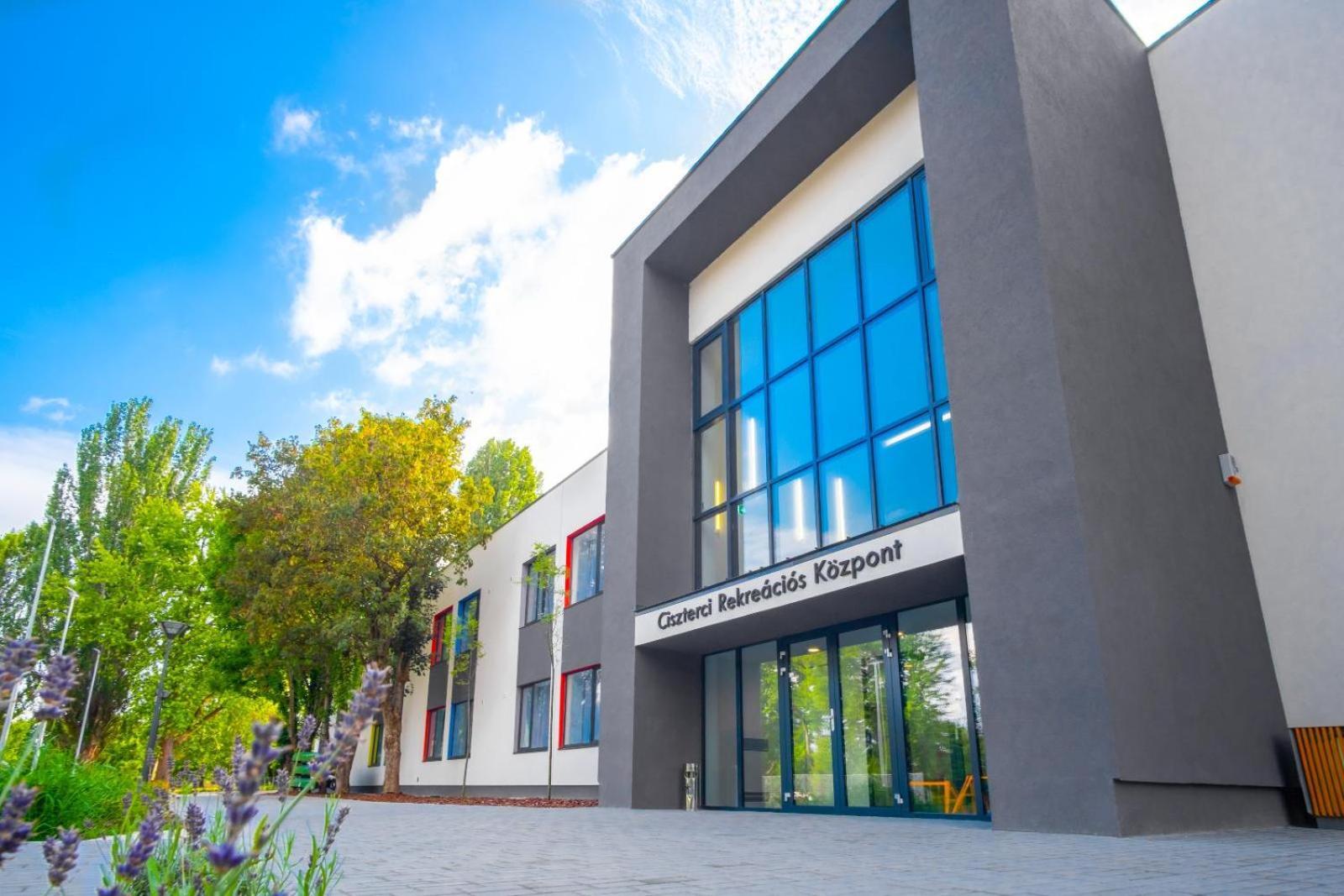 Ciszterci Rendezvenykoezpont Bed & Breakfast Balatonalmadi Ngoại thất bức ảnh